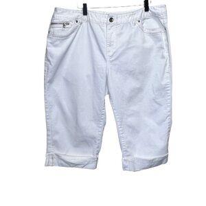 INC International Concepts White Capris Size 18